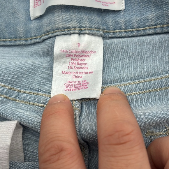 No boundaries Denim Frayed Hem Women Shorts size 1 - Picture 6 of 6